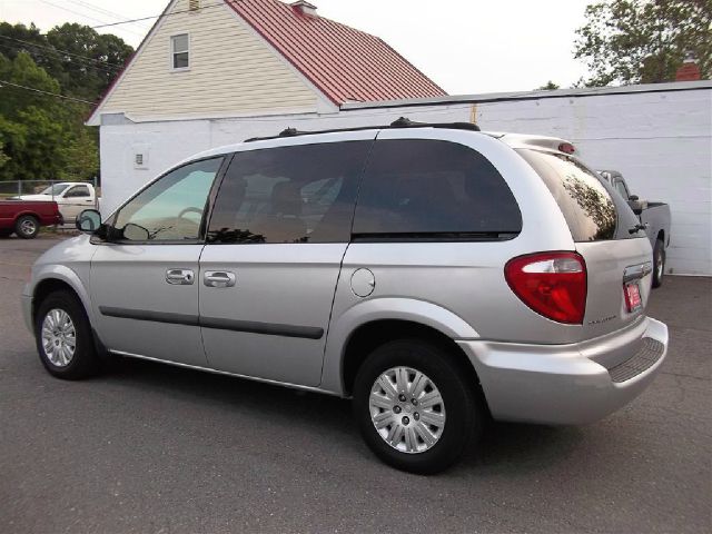 2005 Chrysler Town and Country Elk Conversion Van