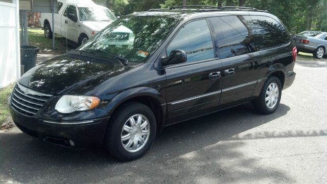 2005 Chrysler Town and Country 3.5