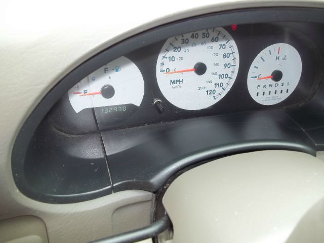 2005 Chrysler Town and Country Base