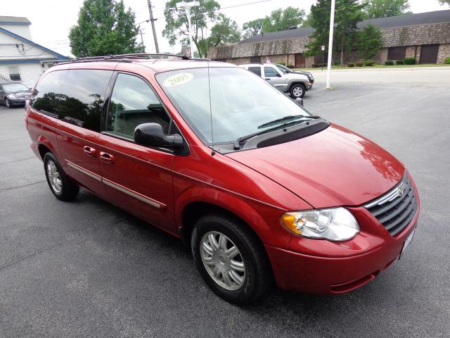 2005 Chrysler Town and Country 3.5