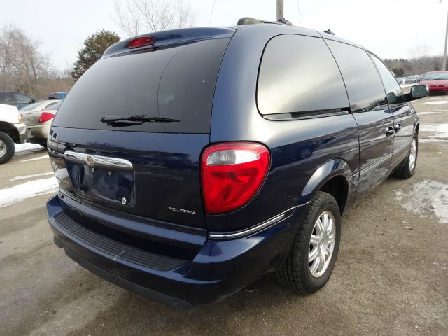 2005 Chrysler Town and Country 3.5