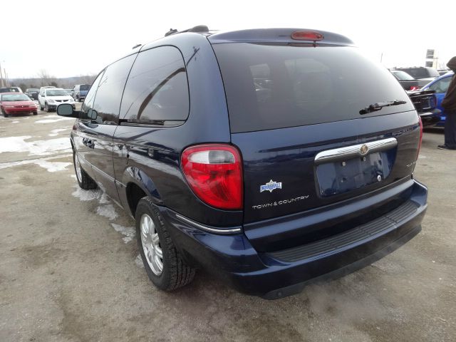 2005 Chrysler Town and Country 3.5
