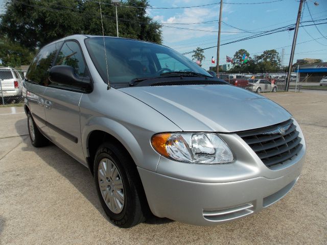 2005 Chrysler Town and Country Elk Conversion Van