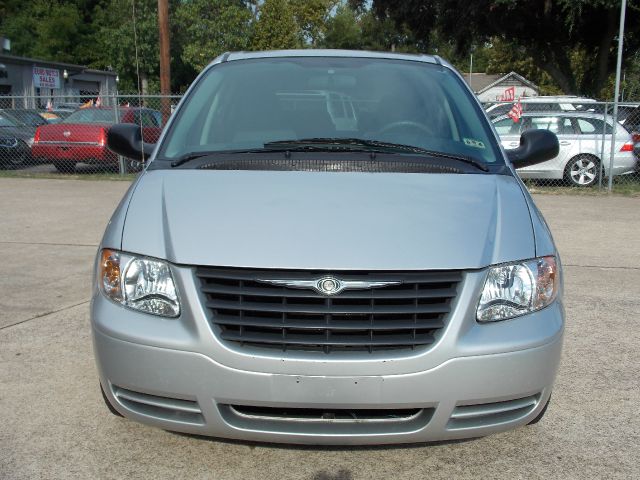 2005 Chrysler Town and Country Elk Conversion Van