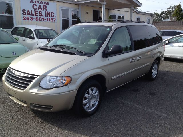 2005 Chrysler Town and Country 3.5