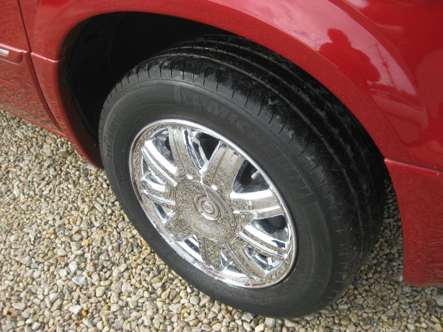 2005 Chrysler Town and Country SLT 25
