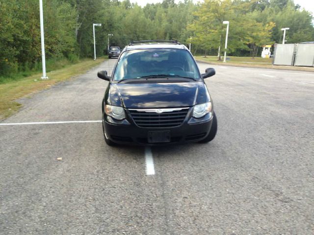 2005 Chrysler Town and Country 3.5