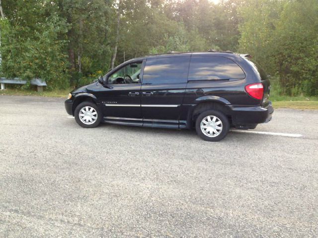 2005 Chrysler Town and Country 3.5
