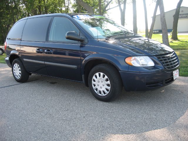 2005 Chrysler Town and Country Elk Conversion Van