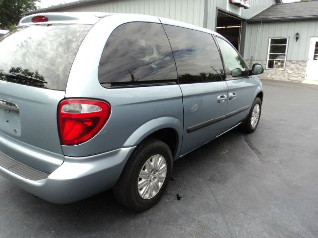 2005 Chrysler Town and Country Elk Conversion Van