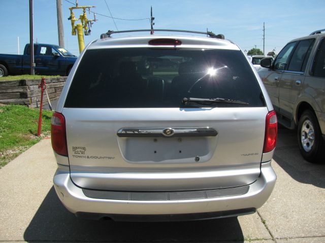 2005 Chrysler Town and Country 3.5