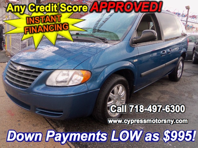 2005 Chrysler Town and Country RT HEMI W/ Sunroof