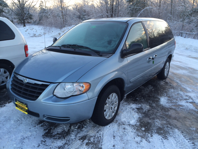 2005 Chrysler Town and Country Elk Conversion Van