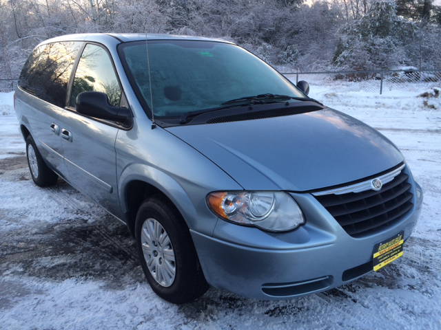 2005 Chrysler Town and Country Elk Conversion Van