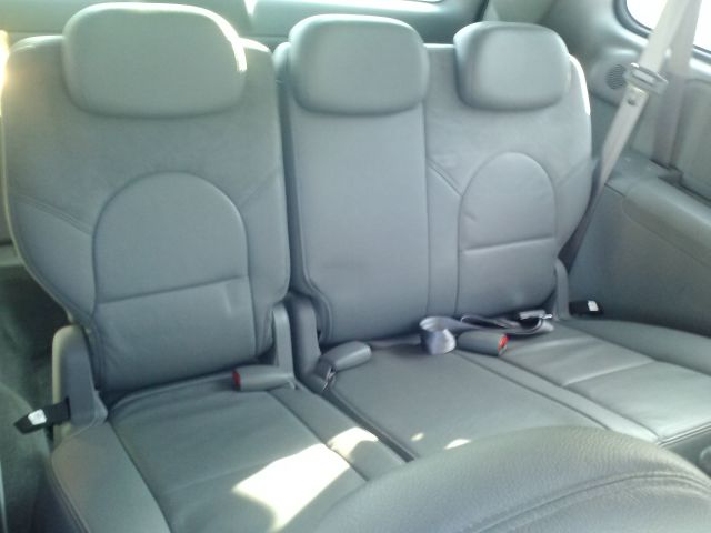 2005 Chrysler Town and Country SLT 25