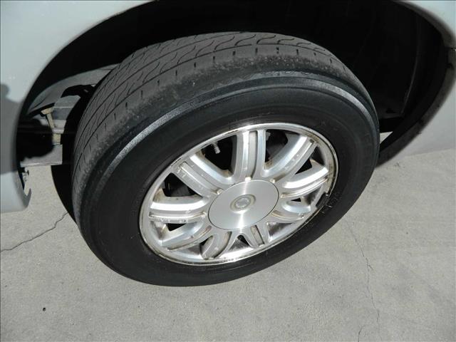 2005 Chrysler Town and Country 5 LS