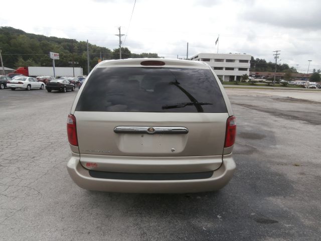2005 Chrysler Town and Country Elk Conversion Van