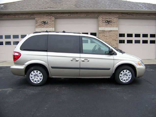 2005 Chrysler Town and Country Elk Conversion Van