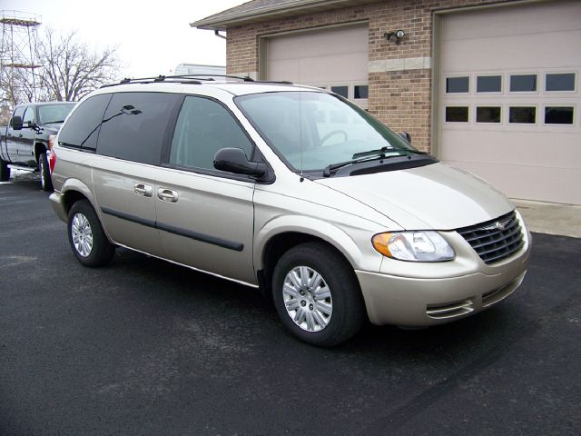 2005 Chrysler Town and Country Elk Conversion Van