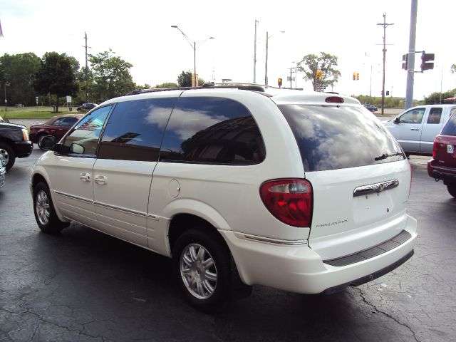 2005 Chrysler Town and Country 3.5