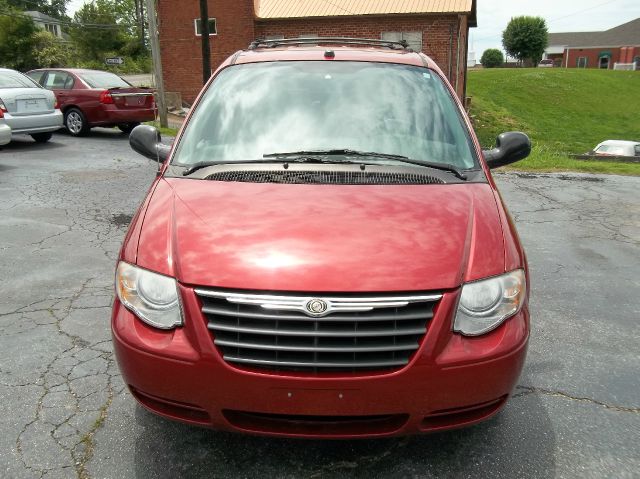 2005 Chrysler Town and Country 3.5