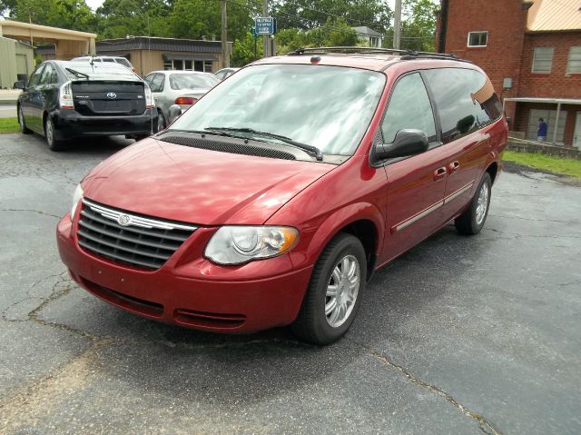 2005 Chrysler Town and Country 3.5
