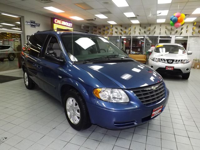 2005 Chrysler Town and Country Sle/4wd