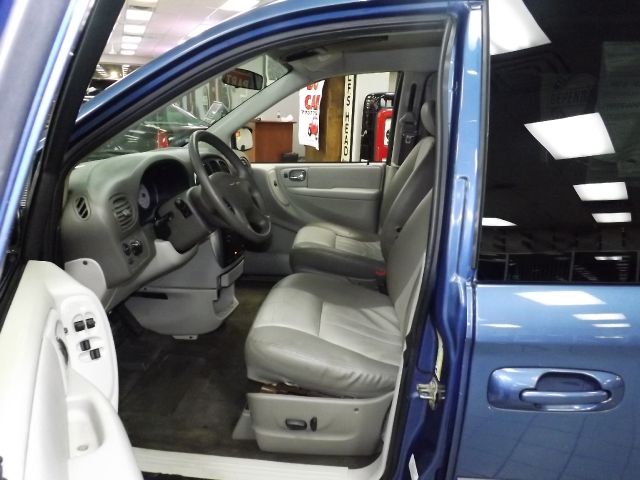 2005 Chrysler Town and Country Sle/4wd