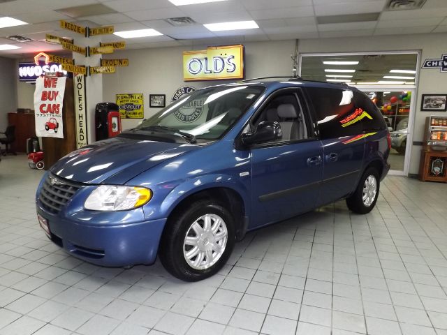 2005 Chrysler Town and Country Sle/4wd