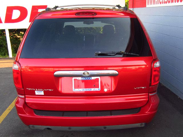 2005 Chrysler Town and Country SLT 25