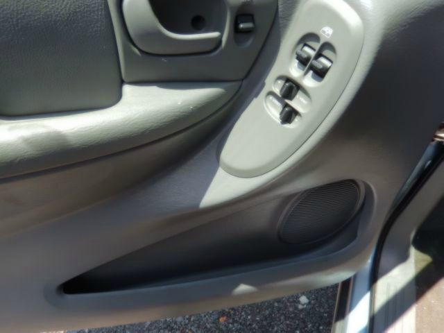 2005 Chrysler Town and Country 3.5