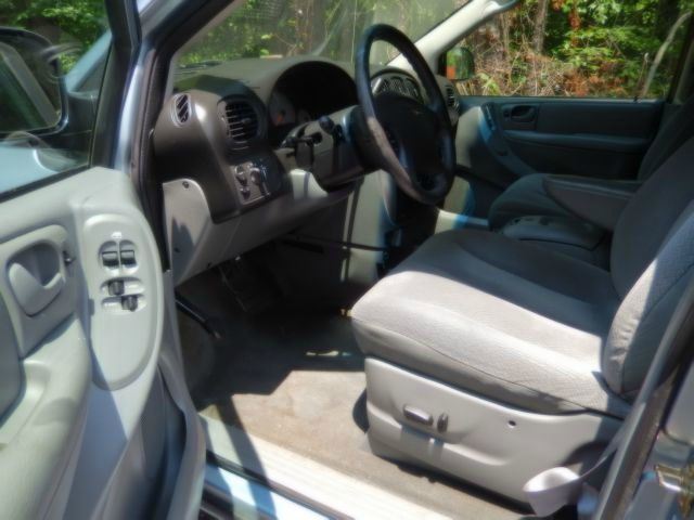 2005 Chrysler Town and Country 3.5