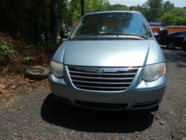 2005 Chrysler Town and Country 3.5