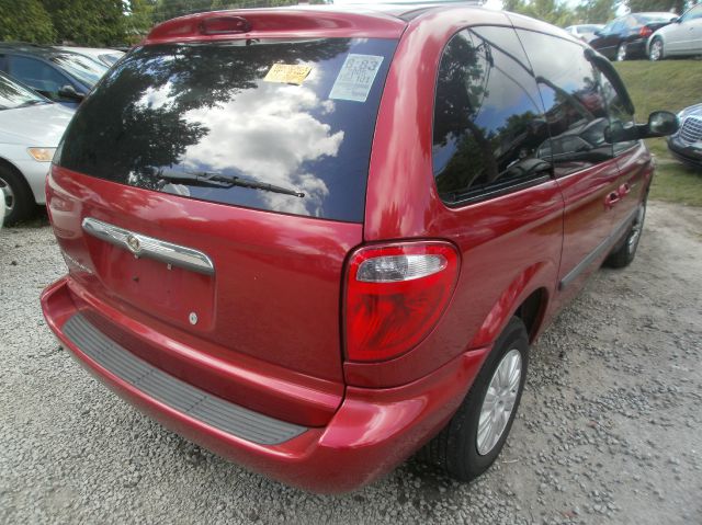 2005 Chrysler Town and Country Elk Conversion Van