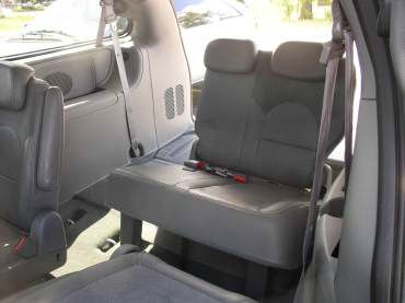 2005 Chrysler Town and Country SLT 25
