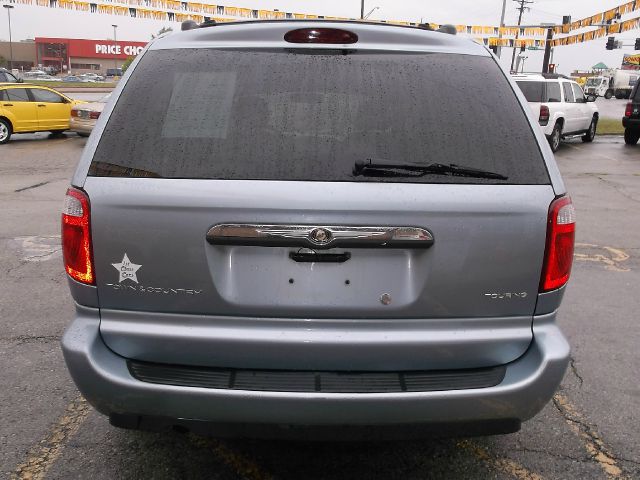 2005 Chrysler Town and Country 3.5