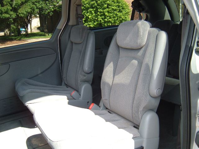 2005 Chrysler Town and Country 3.5