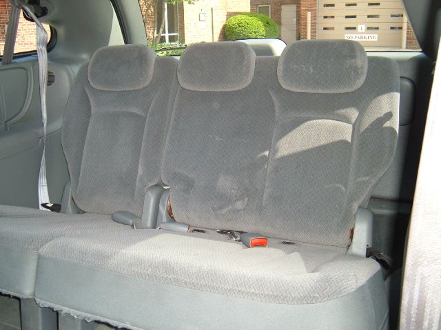 2005 Chrysler Town and Country 3.5