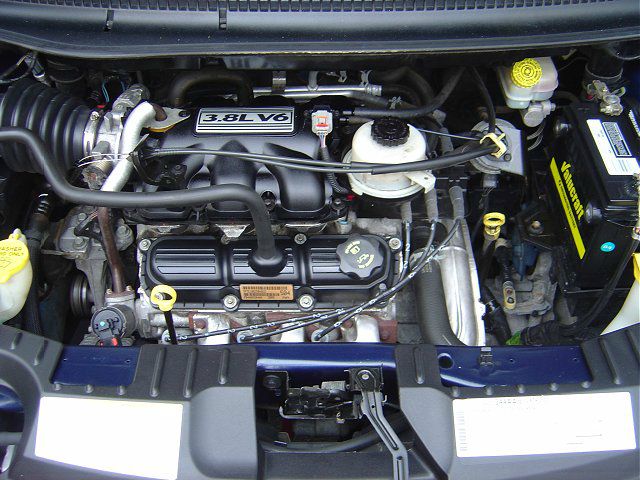 2005 Chrysler Town and Country SLT 25