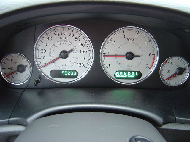 2005 Chrysler Town and Country SLT 25