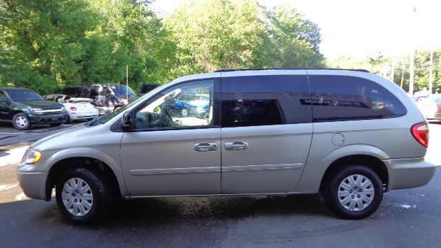 2005 Chrysler Town and Country Elk Conversion Van