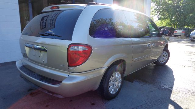 2005 Chrysler Town and Country Elk Conversion Van