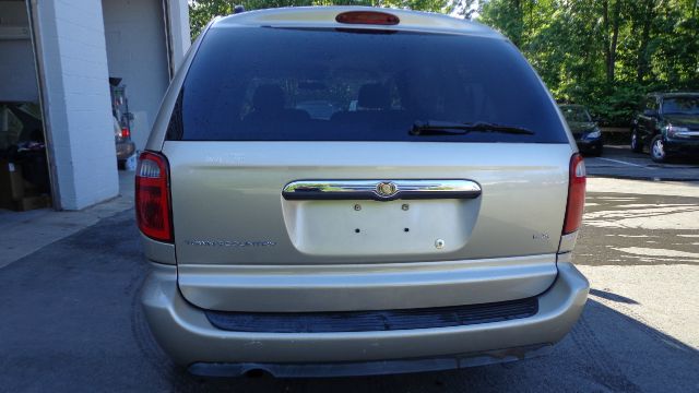2005 Chrysler Town and Country Elk Conversion Van
