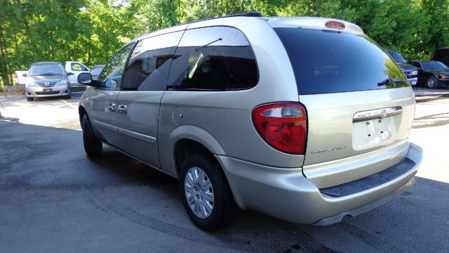 2005 Chrysler Town and Country Elk Conversion Van