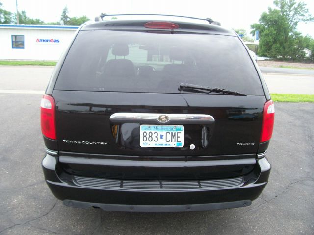 2005 Chrysler Town and Country 3.5