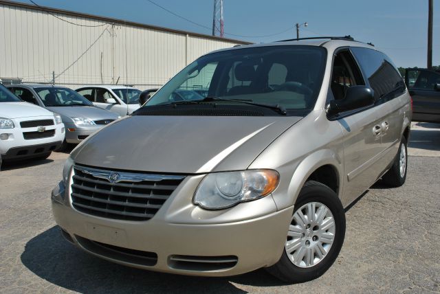 2005 Chrysler Town and Country Elk Conversion Van