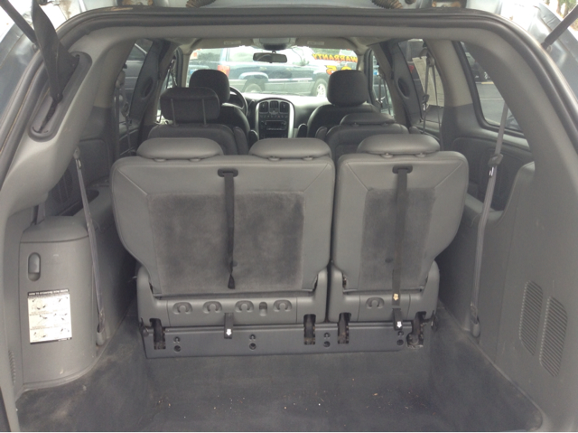 2005 Chrysler Town and Country 3.5