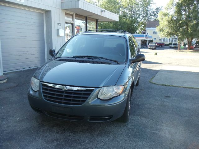 2005 Chrysler Town and Country 3.5