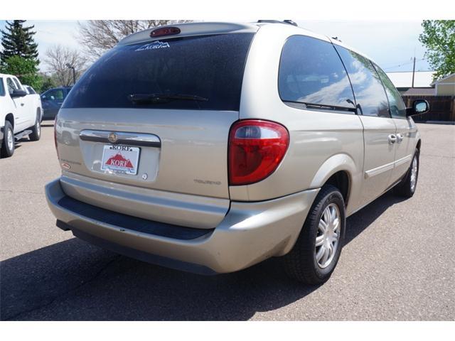 2005 Chrysler Town and Country 3.5