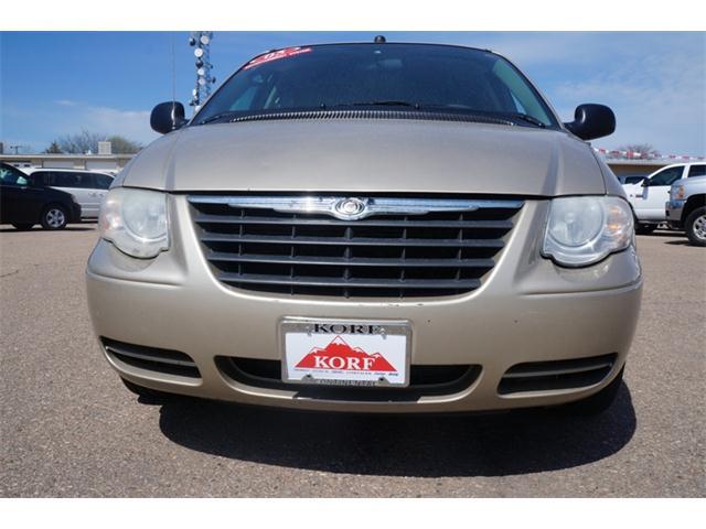 2005 Chrysler Town and Country 3.5